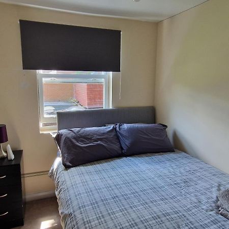 Maidstone Heights III - 1 Bedroom In Maidstone! ภายนอก รูปภาพ